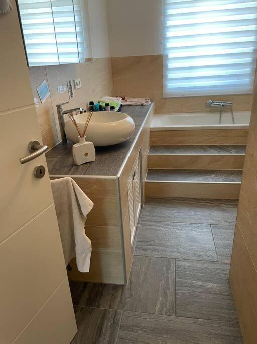 Moderne Wohnung Mit Stil Gross Gerungs Eksteriør bilde